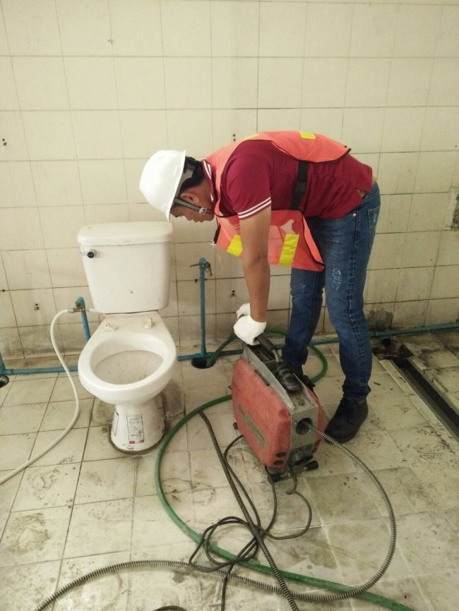 บริการแก้ไขท่อน้ำทิ้งอุดตัน ที่ท่าเรือแหลมฉบัง น้ำไหลสะดวกเห็นผลลัพธ์ 100%