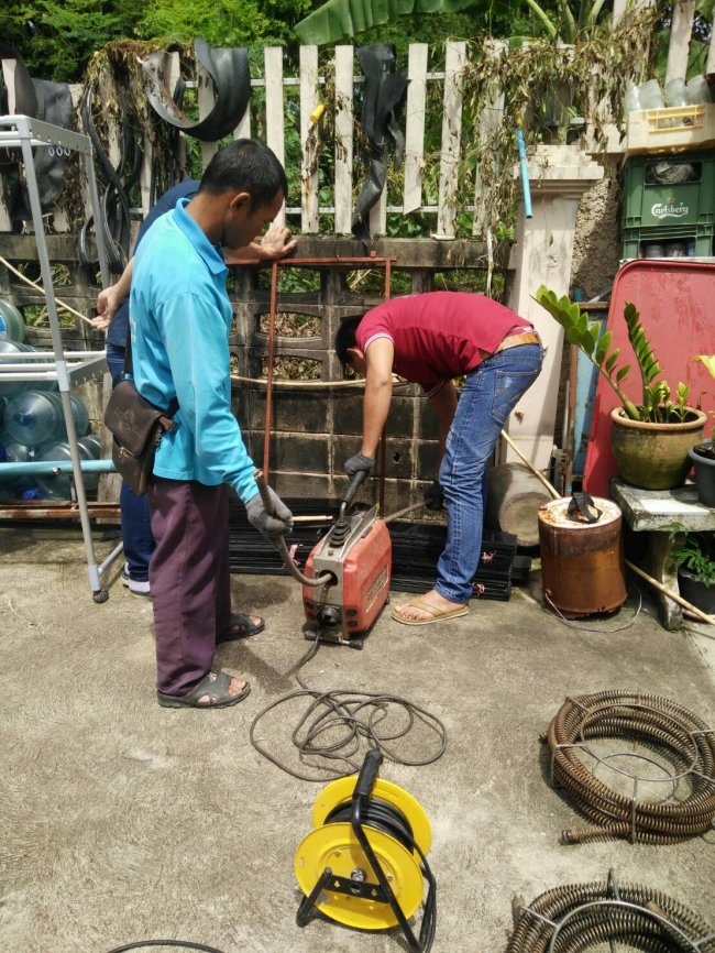 แก้ไขท่อเมนต์อุดตัน งูเหล็ก ท่อตัน ชลบุรี ได้ผล 100% ทางน้ำระบายดีเยี่ยม