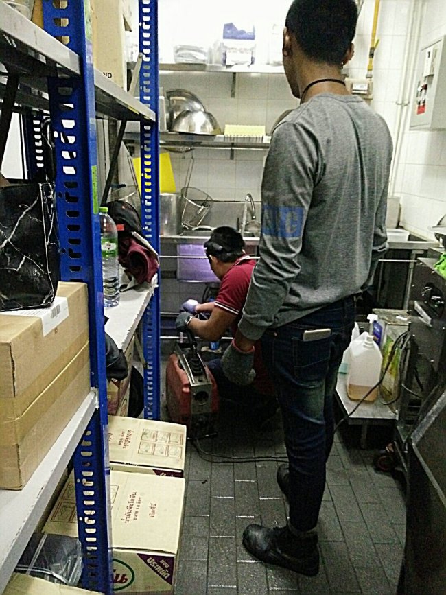 รับแก้ไข ท่อซิ้งไขมันอุดตัน ที่โลตัส พัสมอร์ อมตะนคร ชลบุรี