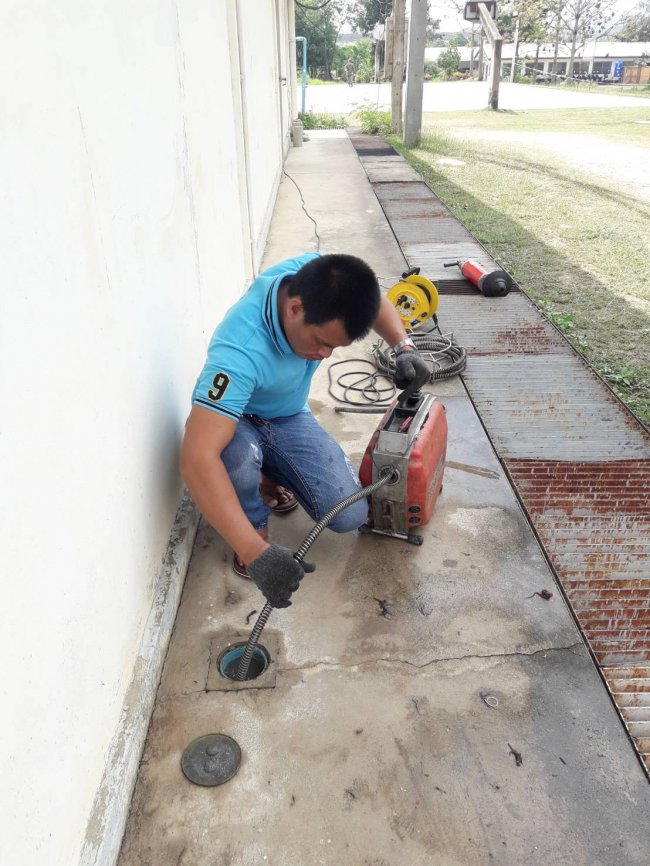 แก้ไขท่อเมนต์อุดตัน ที่สัตหีบ