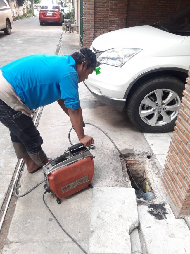 รับแก้ไขท่อน้ำทิ้งอุดตัน ที่ ต.บ่อวิน  โดยทีมงานงูเหล็ก ชลบุรี