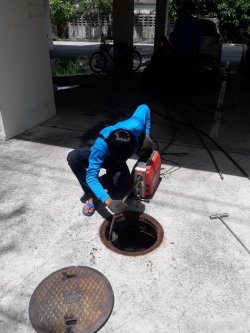 แก้ไขท่อเมนต์ชักโครกอุดตัน เขตพัทยา อ.บางละมุง จ.ชลบุรี