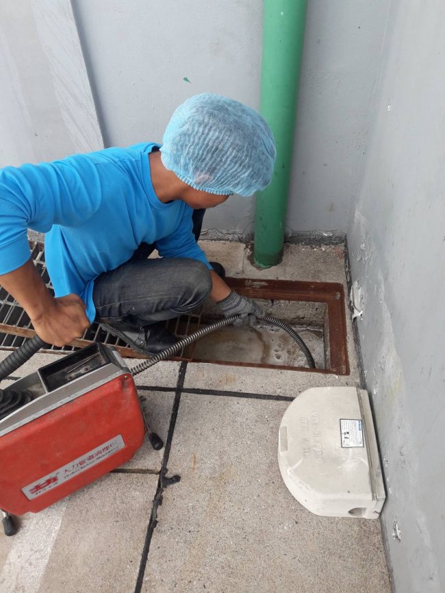 บริการแก้ไขท่อน้ำทิ้งอุดตันเขต อ.พานทอง จ.ชลบุรี