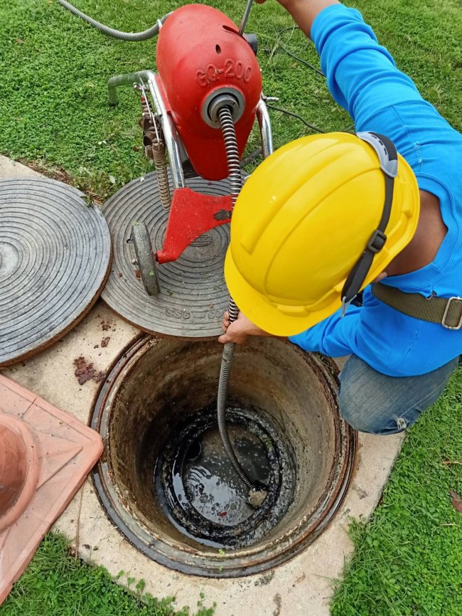 แก้ไขท่อเมนต์ไขมันอุดตัน ที่นิคมอุตสาหกรรมอมตะซิตี้ จ.ชลบุรี